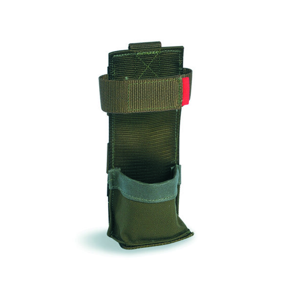 Porta Tourniquet . Accesso rapido in azione con chiusura a velcro. Sistema MOLLE Misure: 12 x 7 x 2,5 cm Peso: 80 g Tessuto 1: CORDURA® 700 den Tessuto Stone grey olive: CORDURA® 700 den con trattamento IRR